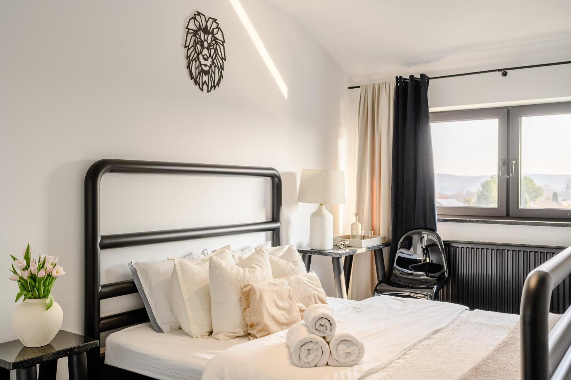 רומיה Golden Lion House Bed&Breakfast מראה חיצוני תמונה